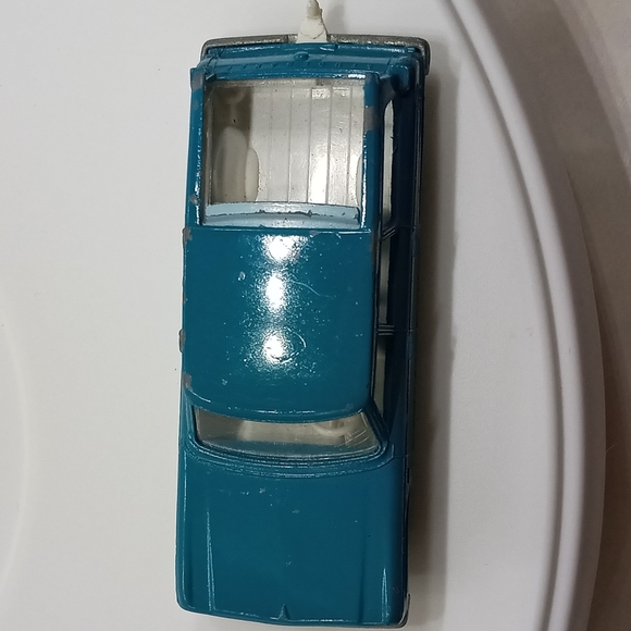 Vintage 1965 Lesney Matchbox Studebaker Lark Wagonaire Series #42 - Picture 5 of 9